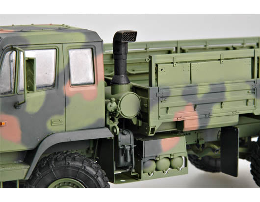 Trumpeter M1078 Light Medium Tactical Vehicle (LMTV) Standard Cargo Truck 01004 1:35