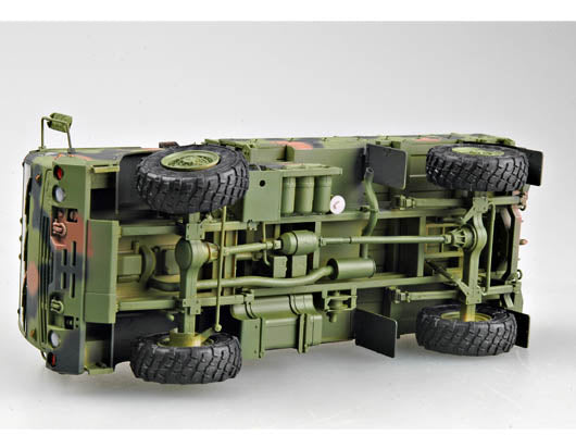 Trumpeter M1078 Light Medium Tactical Vehicle (LMTV) Standard Cargo Truck 01004 1:35