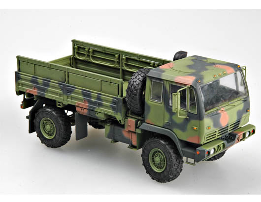 Trumpeter M1078 Light Medium Tactical Vehicle (LMTV) Standard Cargo Truck 01004 1:35