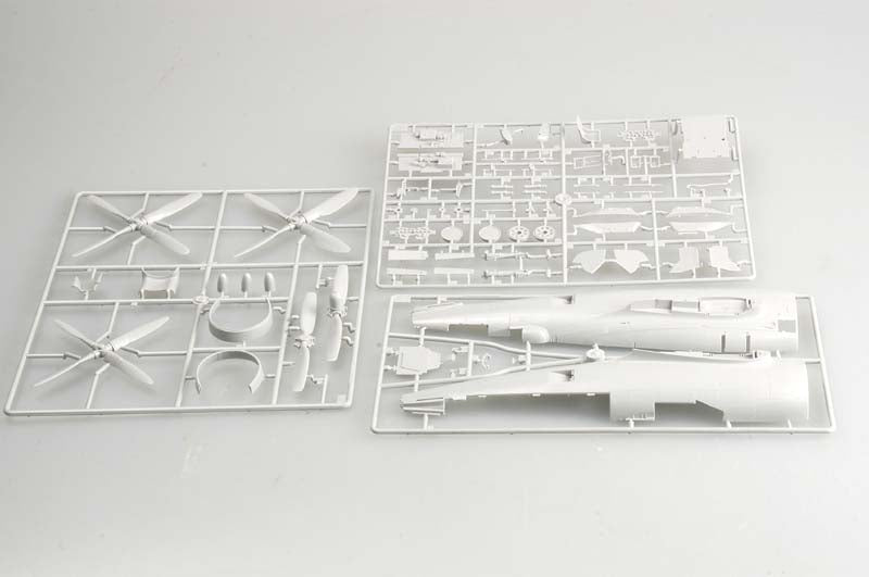 Trumpeter P-47D-30 Thunderbolt "Dorsal Fin" 02264 1:32