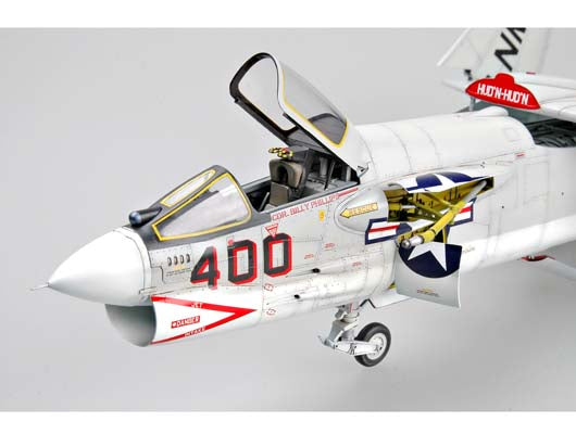 Trumpeter F-8E Crusader 02272 1:32