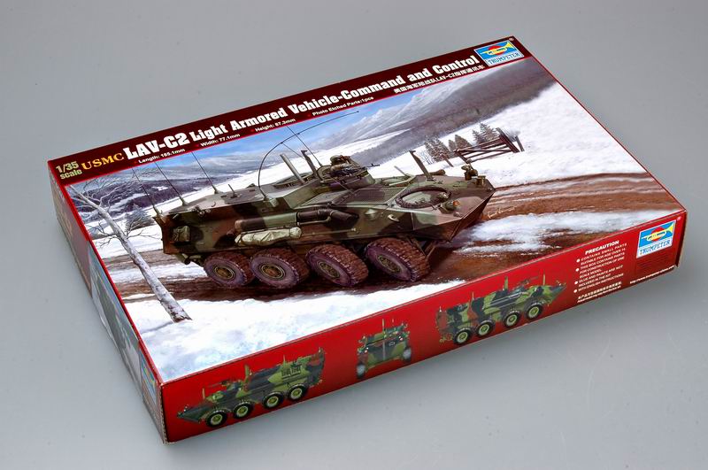 Trumpeter 00371 USMC LAV-C2 Light Armored Vehicle-Command&Control 1:35