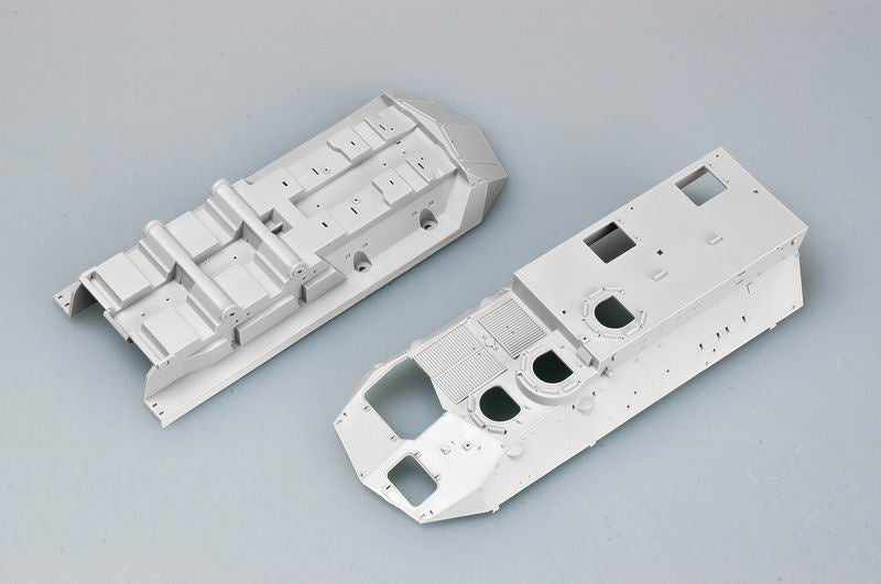 Trumpeter 00371 USMC LAV-C2 Light Armored Vehicle-Command&Control 1:35