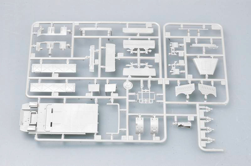 Trumpeter 07275 German Sd.Kfz.9 (18t) Half-Track & Sd.Ah.116 Trailer 1:72