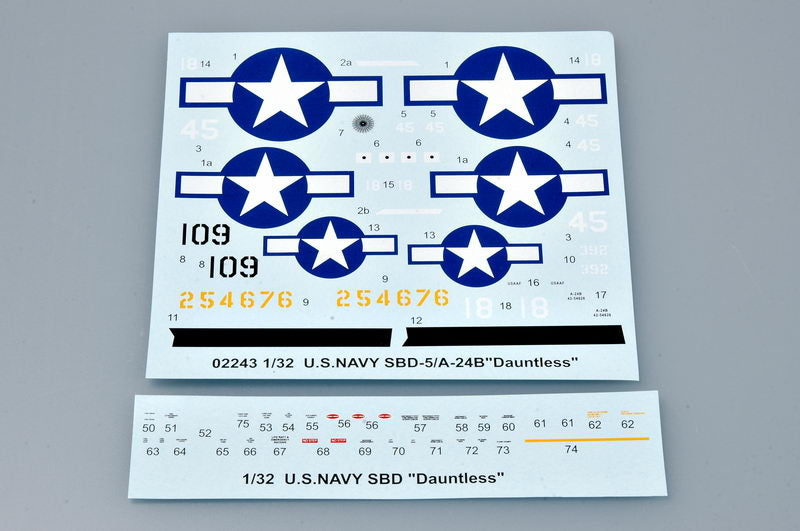 Trumpeter U.S.NAVY SBD-5/A-24BDauntless 02243 1:32