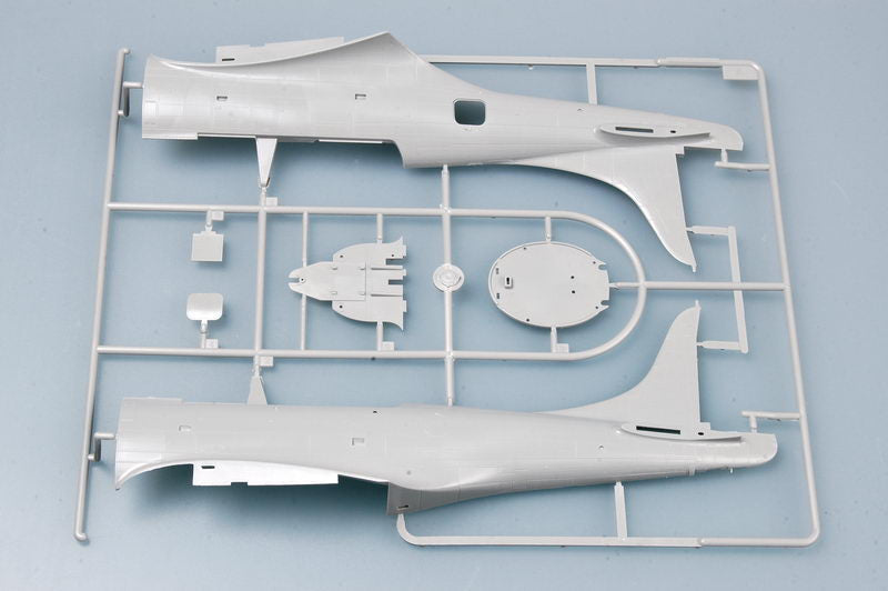 Trumpeter U.S.NAVY SBD-5/A-24BDauntless 02243 1:32