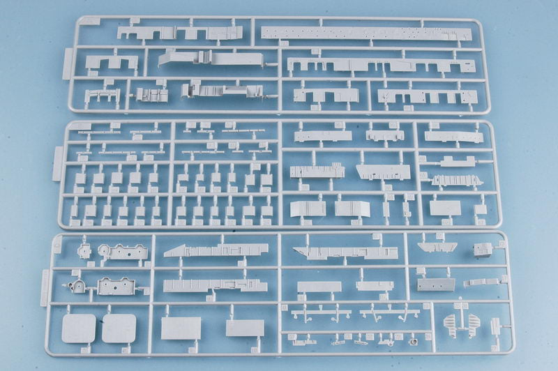 Trumpeter 05728 USS ESSEX CV-9 1:700