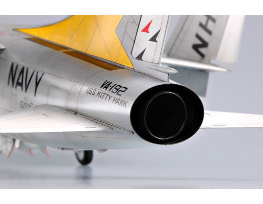 Trumpeter USS A-7E Corsair II 02231 1:32