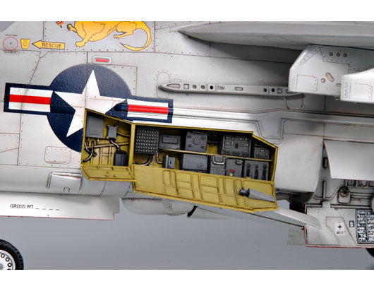 Trumpeter USS A-7E Corsair II 02231 1:32