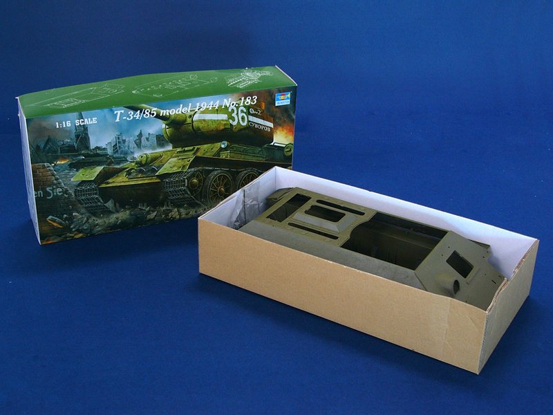 Trumpeter 00904 T-34/85 Model 1944 “Factory No 174” 1:16