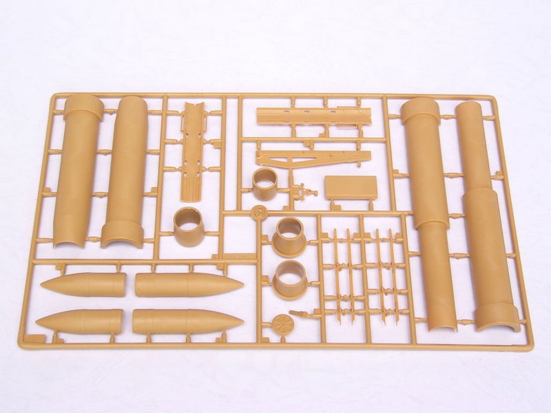 Trumpeter 00209 Morser Karl-Gerat 040/041 on railway transport carrier 1:35