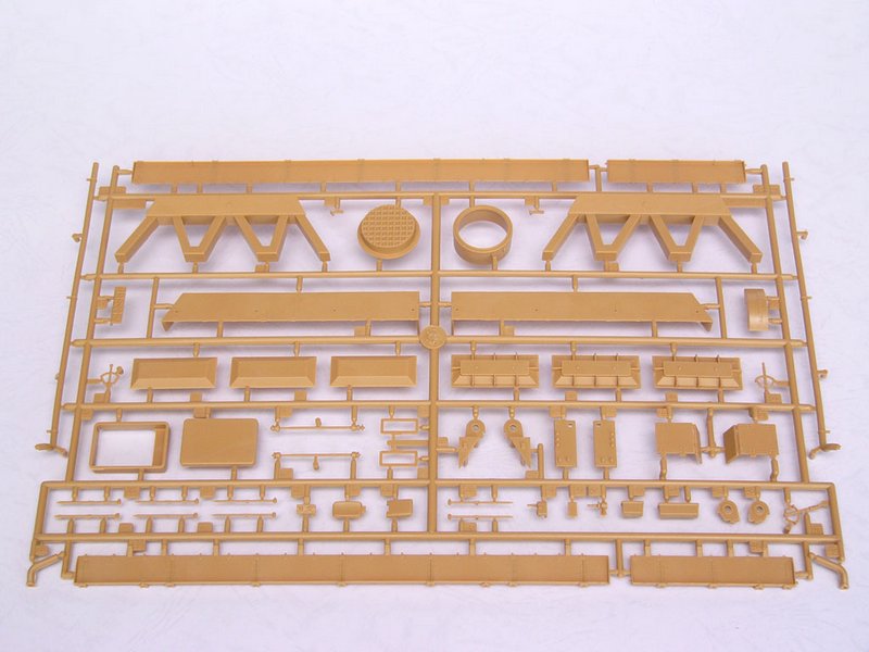 Trumpeter 00209 Morser Karl-Gerat 040/041 on railway transport carrier 1:35