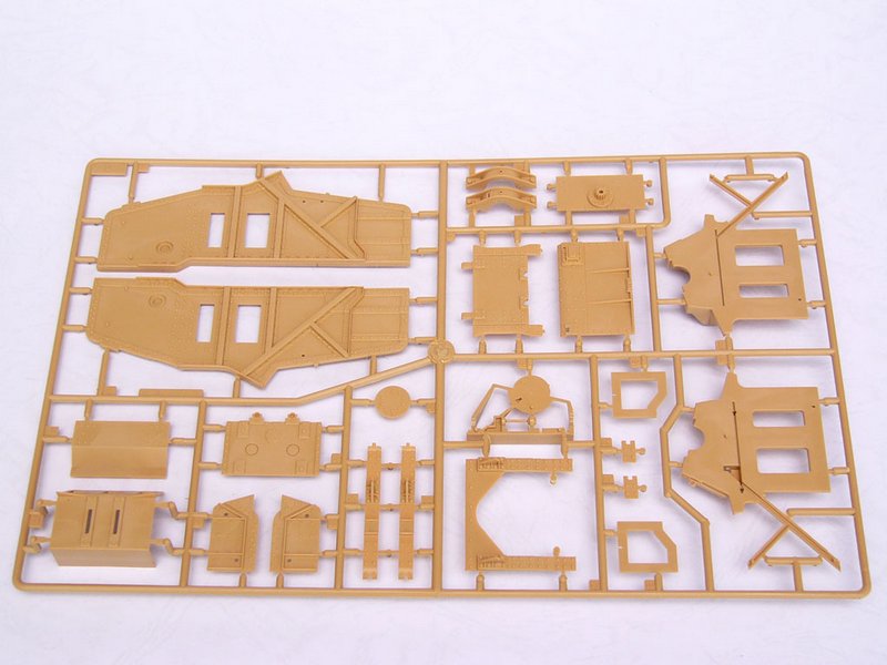 Trumpeter 00209 Morser Karl-Gerat 040/041 on railway transport carrier 1:35