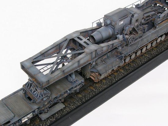 Trumpeter 00209 Morser Karl-Gerat 040/041 on railway transport carrier 1:35