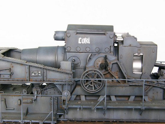 Trumpeter 00209 Morser Karl-Gerat 040/041 on railway transport carrier 1:35