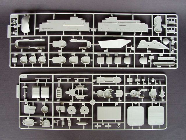 Trumpeter U.S. Aircraft Carrier CV-13 Franklin 1944 05604 1:350