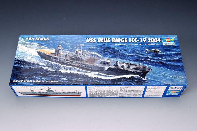 Trumpeter USS BLUE RIDGE LCC-19 2004 05717 1:700