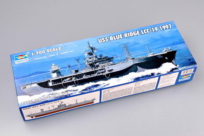 Trumpeter USS BLUE RIDGE LCC-19 1997 05715 1:700