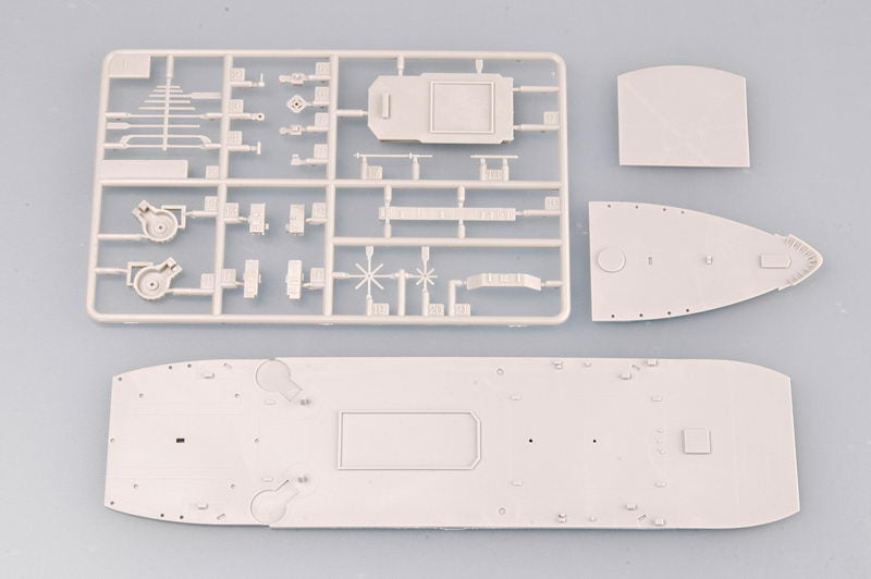 Trumpeter USS BLUE RIDGE LCC-19 1997 05715 1:700