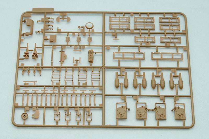 Trumpeter France 39(H) TANK SA 38 37mm gun 00352 1:35