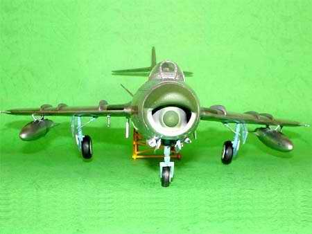 Trumpeter Mikoyan MiG-17PF"Fresco"[F-5A] 02206 1:32