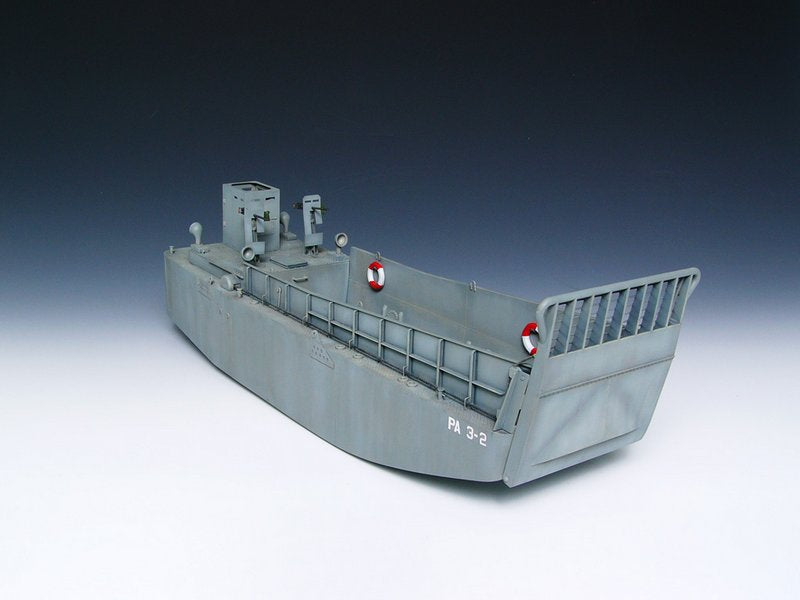 Trumpeter 00347 WWII US Navy LCM (3) Landing craft 1:35