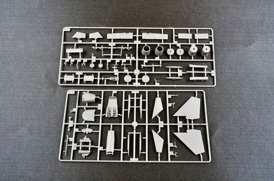 Trumpeter Russian Su-33UB Flanker D 01669 1:72