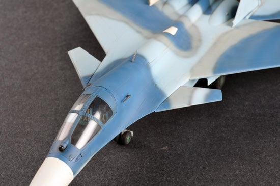 Trumpeter Russian Su-33UB Flanker D 01669 1:72