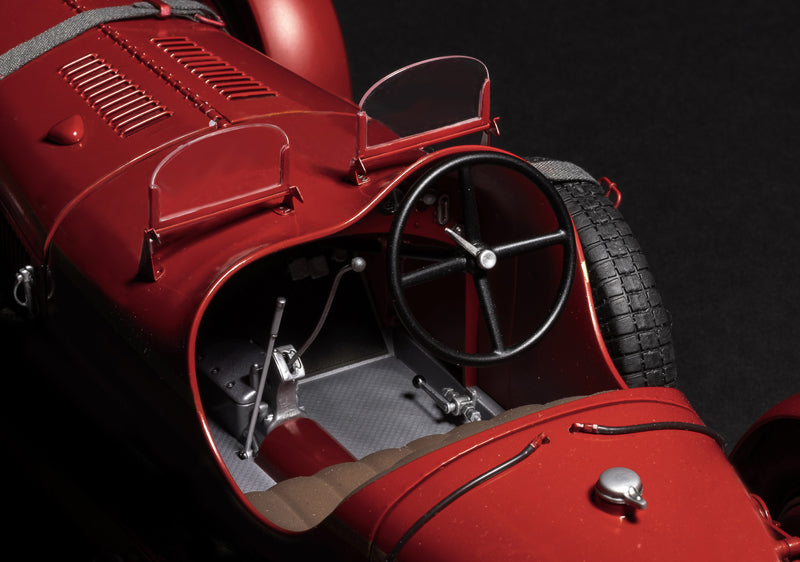 Italeri 4708 - SCALE 1 : 12 Alfa Romeo 8C 2300 Roadster