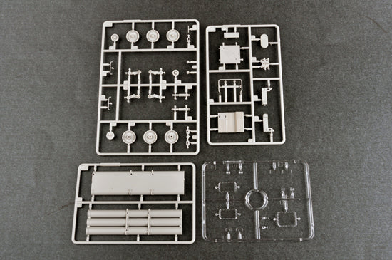 Trumpeter 01049 M270/A1 Multiple Launch Rocket System - US 1:35