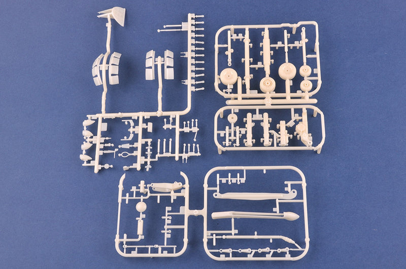 HobbyBoss 81804  AV-8B Harrier II, 1:18 Scale