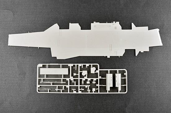 Trumpeter USS Kitty Hawk CV-63 06714 1:700