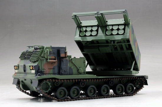 Trumpeter 01049 M270/A1 Multiple Launch Rocket System - US 1:35