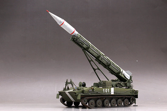 Trumpeter 2P16 Launcher with Missile of 2k6 Luna (FROG-5) 09545 1:35