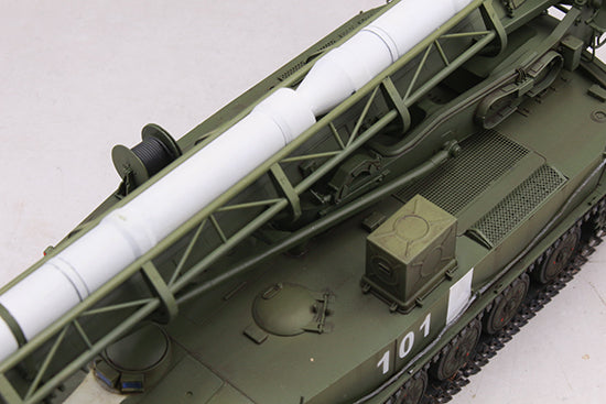 Trumpeter 2P16 Launcher with Missile of 2k6 Luna (FROG-5) 09545 1:35