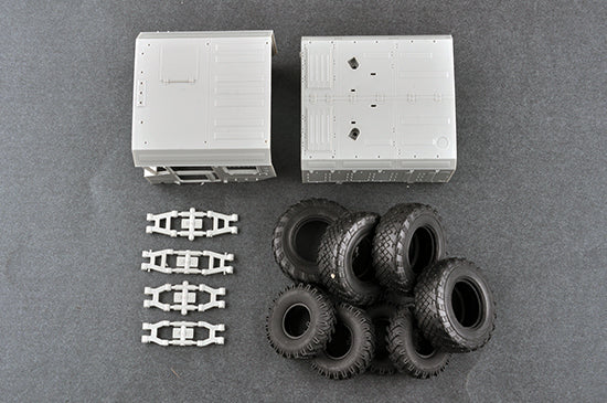 Trumpeter 01039 Russian KZKT-7428 Transporter with KZKT-9101 Semi-Trailer 1:35