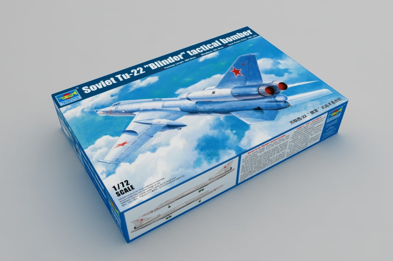 Trumpeter Soviet Tu-22 "Blinder" tactical bomber 01695 1:72