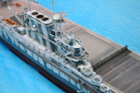 I Love Kit 62001 1:200 USS Hornet CV-8