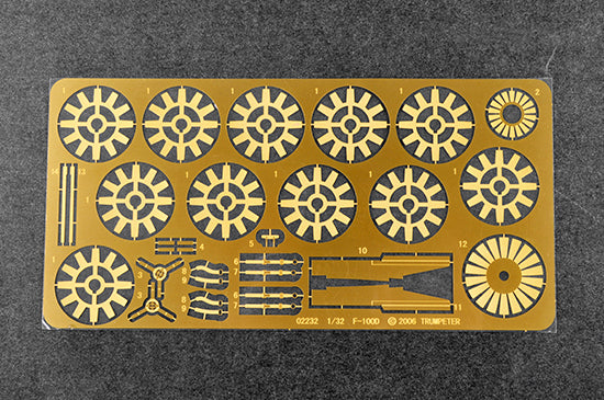 Trumpeter F-100F Super Sabre 02246 1:32