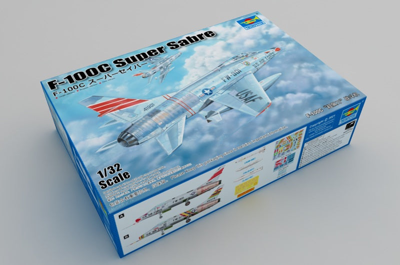 Trumpeter F-100C Super Sabre 03221 1:32