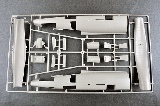 Trumpeter F-100C Super Sabre 03221 1:32