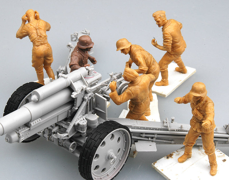 Trumpeter German s.FH 18 Field Howitzer Gun Crew 00425 1:35