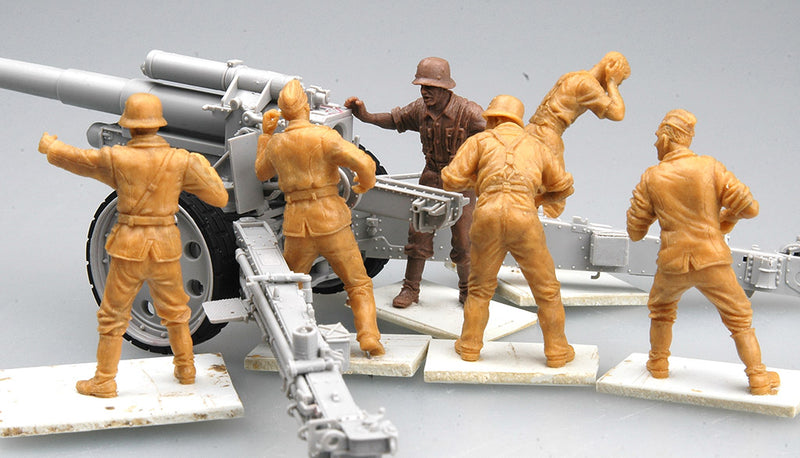 Trumpeter German s.FH 18 Field Howitzer Gun Crew 00425 1:35