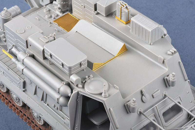 Trumpeter 01024 Ex-Soviet 2P19 Launcher w/R-17 Missile(SS-1C SCUD B)of 8K14 Missile System 1:35