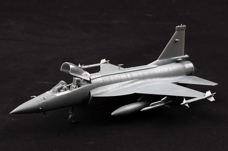 Trumpeter Chinese FC-1 Fierce Dragon (Pakistani JF-17 Thunder) 01657 1:72