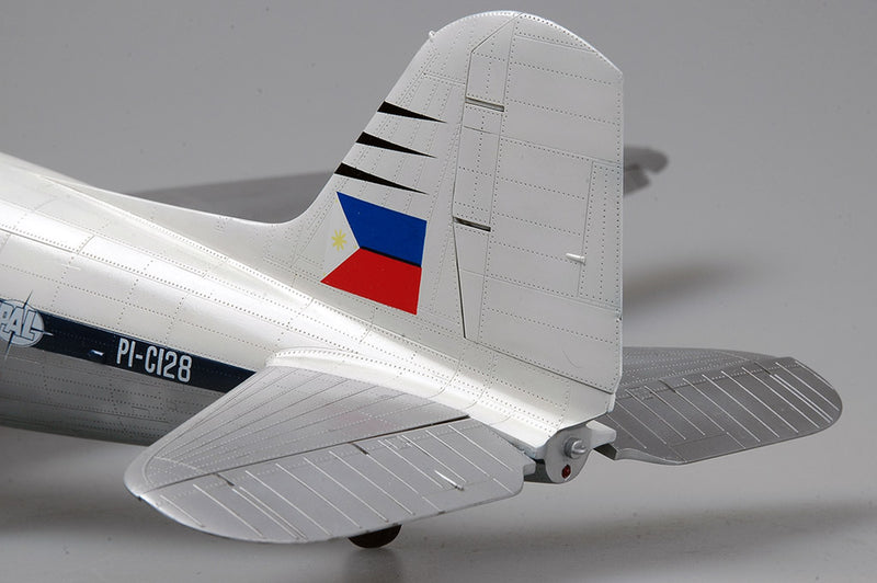 Trumpeter C-48C Skytrain Transport Aircraft 02829 1:48