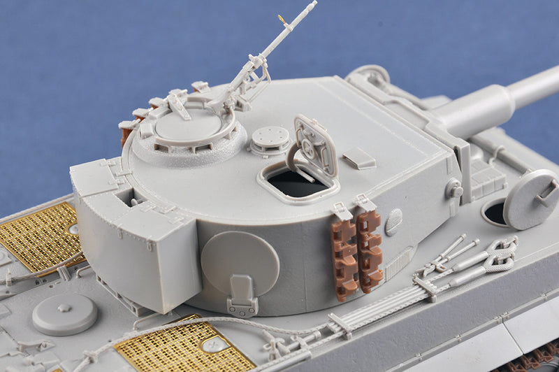 Italeri 1/35 - Tiger Ausf. E (Mid Production) w. Zimmerit 