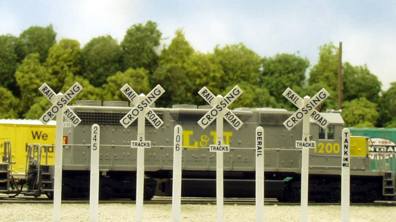 Rix Products HO 628-0660 Crossbucks & Milepost