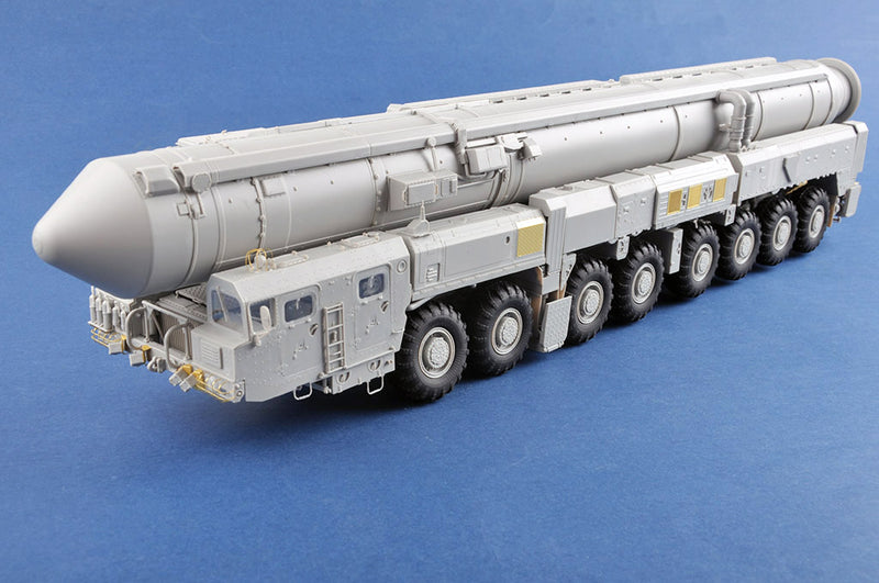 Trumpeter 15U175 TEL of RS-12M1 Topol-M ICBM complex 01082 1:35