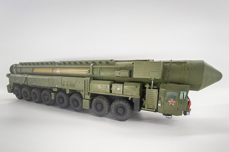 Trumpeter 15U175 TEL of RS-12M1 Topol-M ICBM complex 01082 1:35